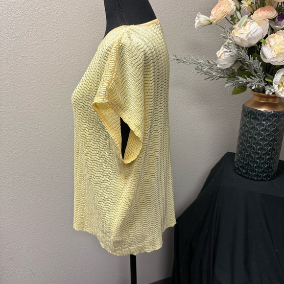 TanJay Yellow Textured Short Sleeve Blouse Relaxed Fit Lightweight L - Picture 2 of 7